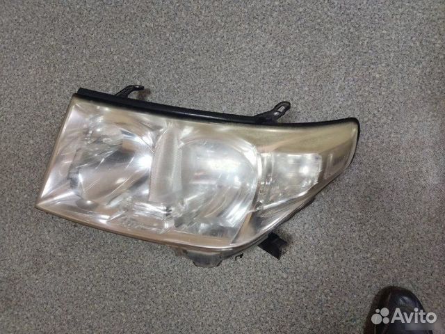 Фара левая Toyota Land Cruiser 200