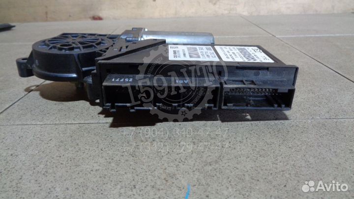 Моторчик стеклоподъемника Audi A8 (D3)