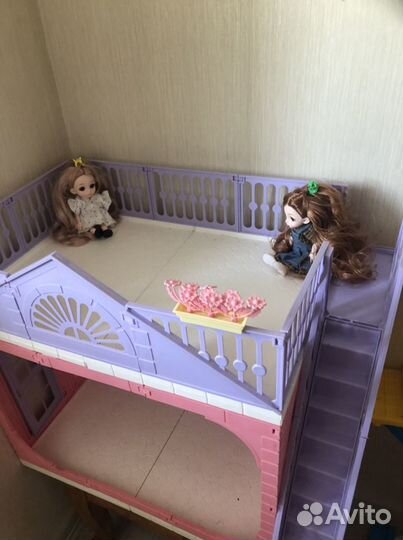 Большой кукольный домик