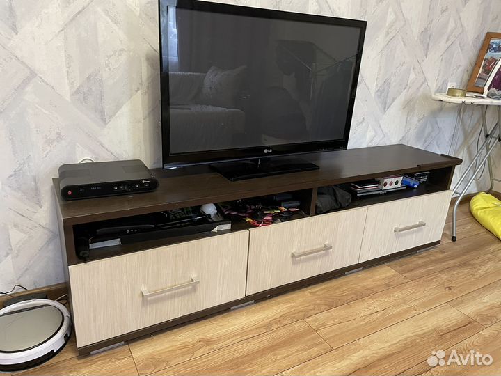 Тумба под телевизор