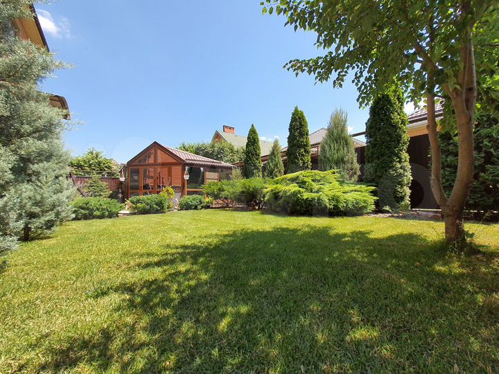 Дом 220 м² на участке 6 сот.