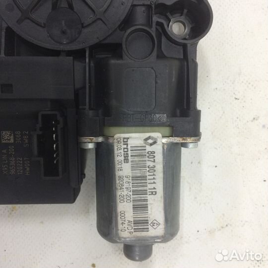 Моторчик стеклоподъемника Флюенс передний правый