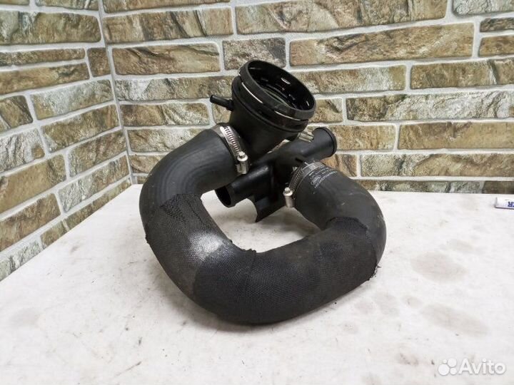 Патрубок интеркулера Land Rover Range Rover Vogue