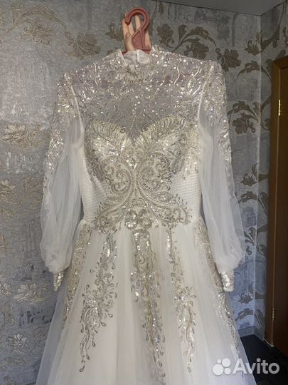 Свадебное платье