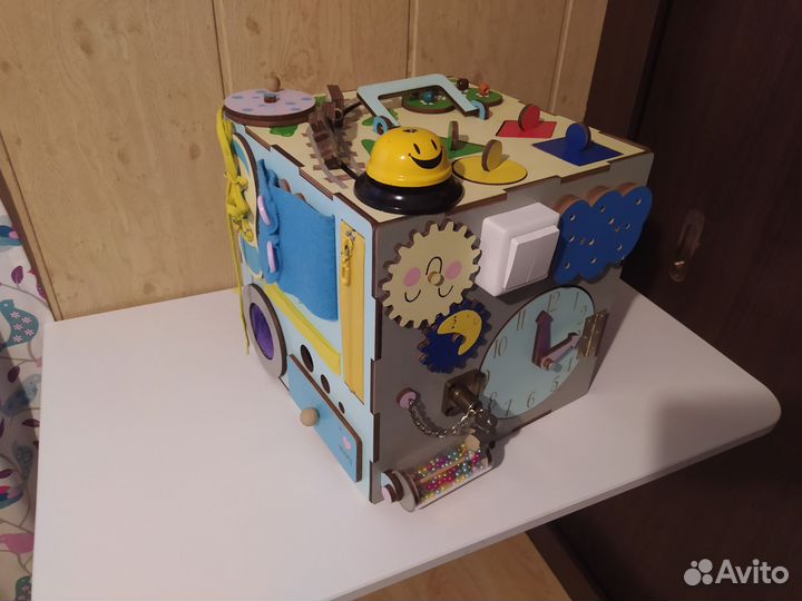 Огромный бизикуб