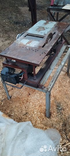 Строгальный станок по дереву