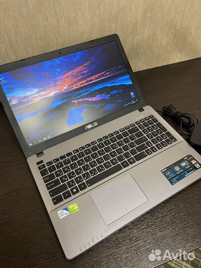 Ноутбук asus x550c