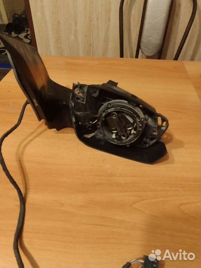 Правое зеркало