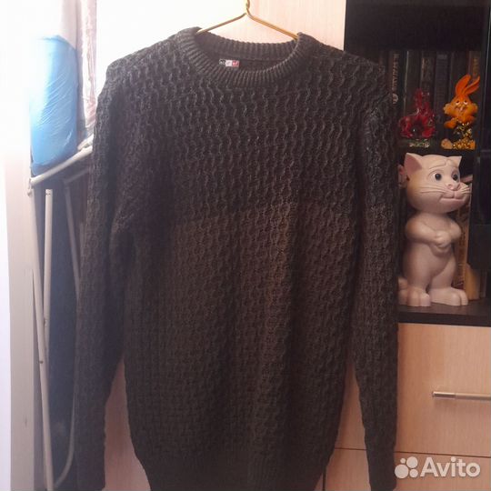 Тёплый вязаный свитер