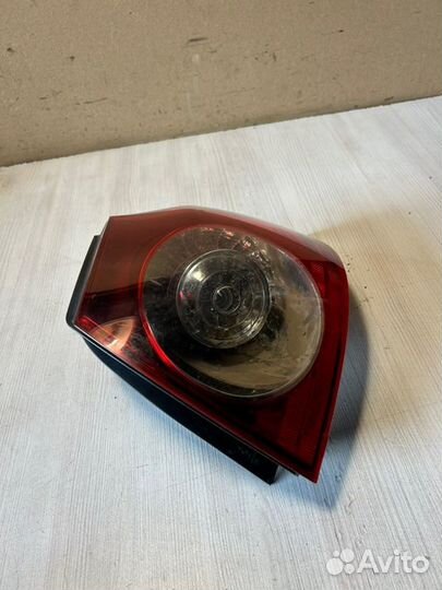 Фонарь задний правый Volkswagen Golf 5 BSE