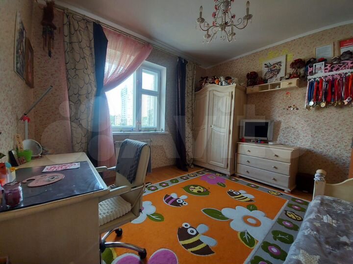 3-к. квартира, 84 м², 3/6 эт.