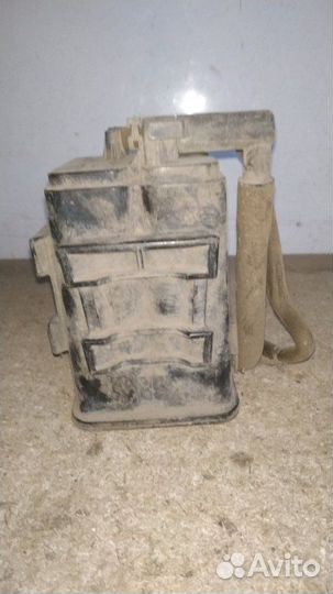 Абсорбер (фильтр угольный) Mitsubishi Lancer 10