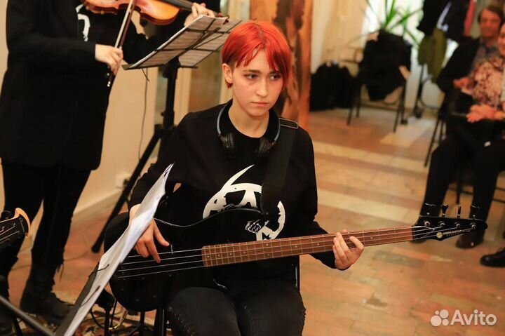 Онлайн уроки игры на гитаре, бас гитаре и укулеле