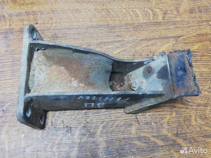 Кронштейн двигателя Митсубиси Паджеро Мини 2