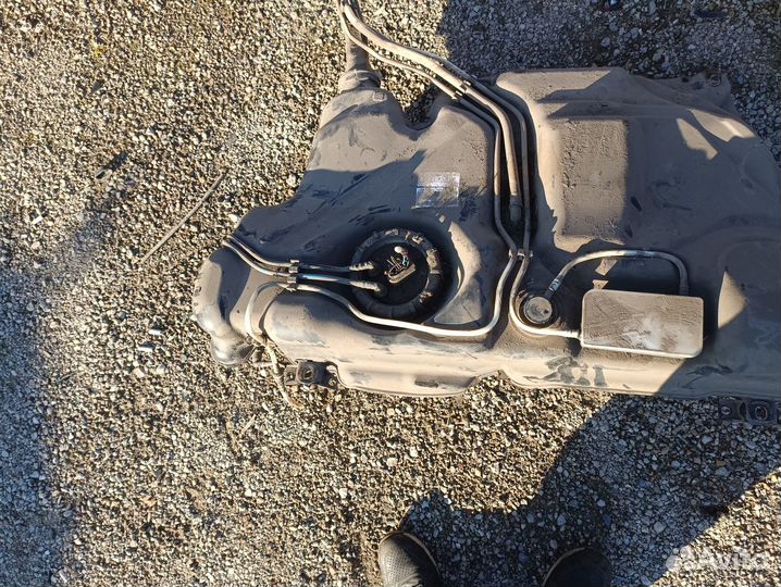 Топливный бак (бензобак) Skoda Fabia 2