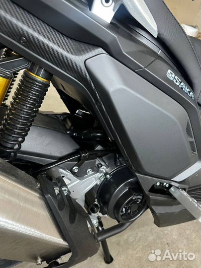 Скутер оsaka бензиновый 180