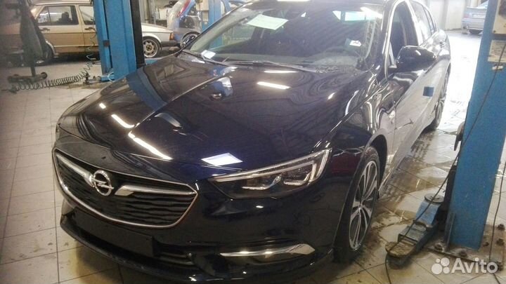 Заднее стекло на Opel Insignia Установка