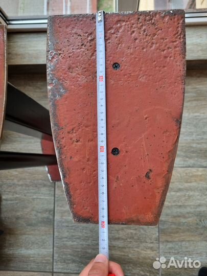 Стойки для полочной акустики