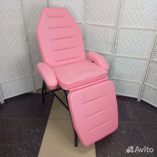 Косметологическое кресло. Педикюрное кресло