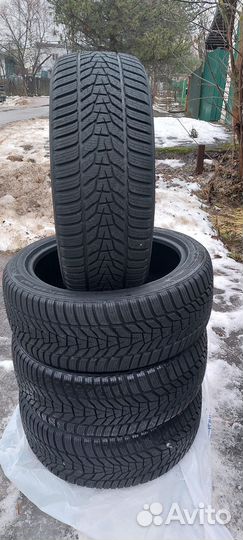 Hankook Winter I'Cept Evo 3 W330 235/45 R19 99V