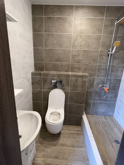 Комната 35 м², 1/3 эт.