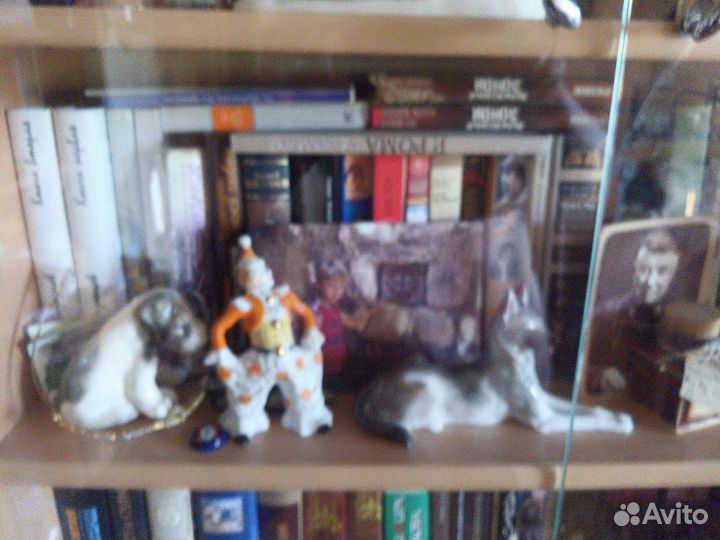 Старинные фарфоровые статуэтки