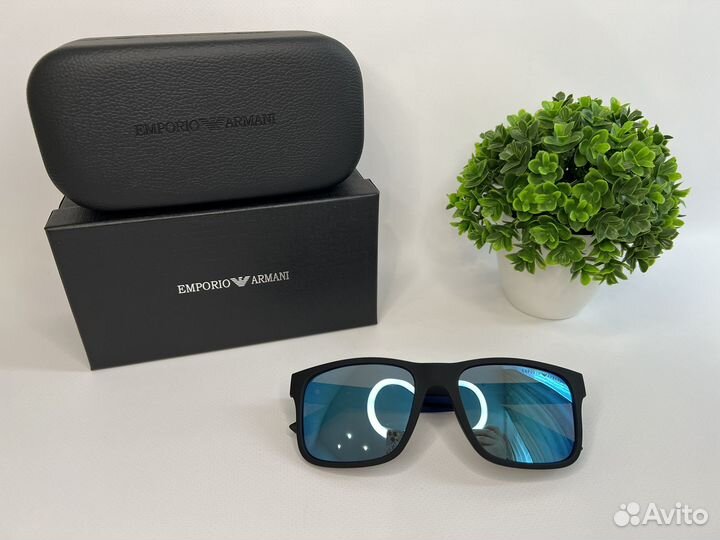 Солнцезащитные очки Armani