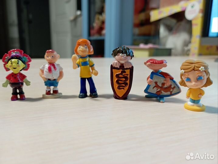 Игрушки из киндер сюрприза