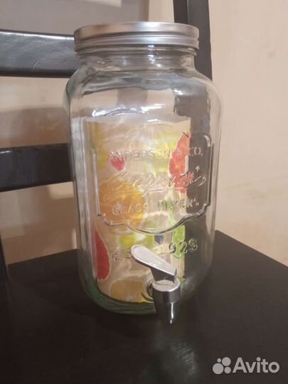 Банка с краном. Лимонадник