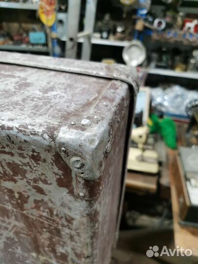 Чемодан старинный