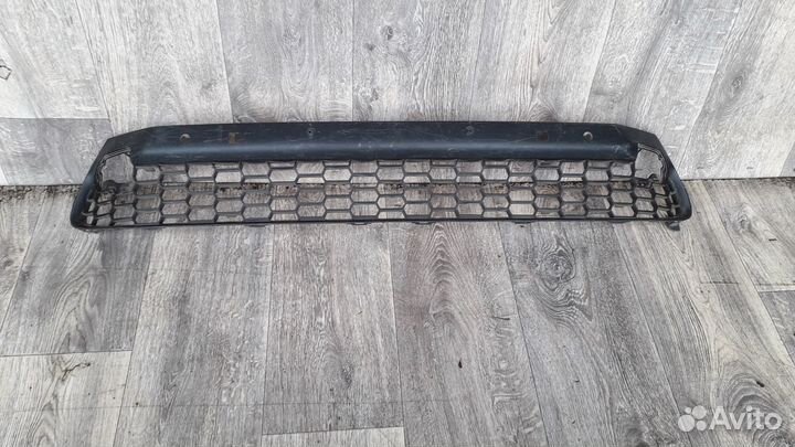 Решетка переднего бампера lexus NX 2015