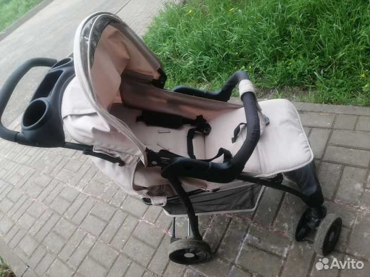 Прогулочная коляска babyton