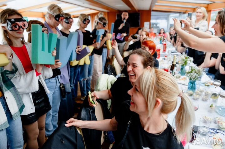 Ведущий на кораблик / Юбилей в коттедже / Шоу-игра