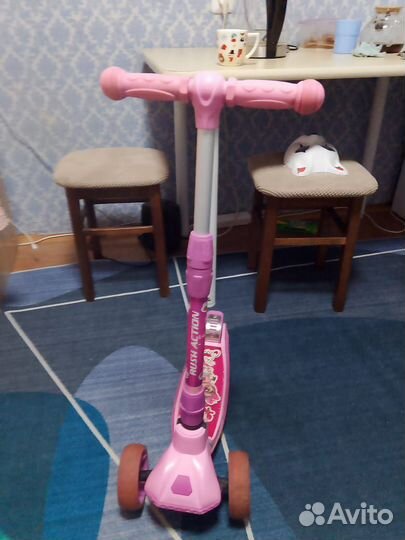 Самокат детский трехколесный для девочки