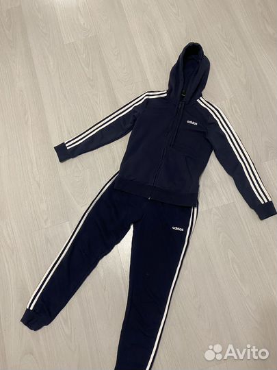 Спортивный костюм женский adidas