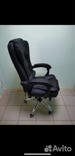 Офисное кресло