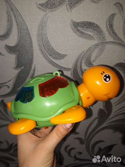 Интерактивная черепаха, свет, звук