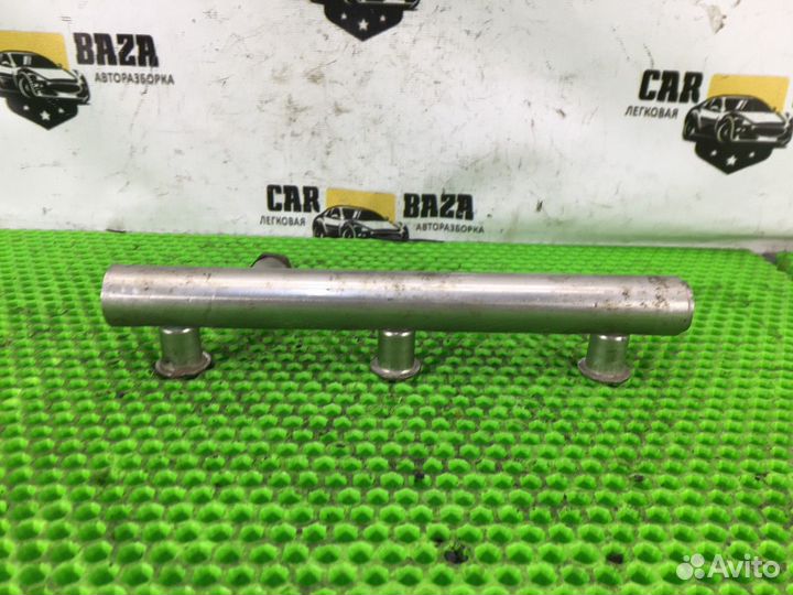 Рейка топливная (рампа) правая R