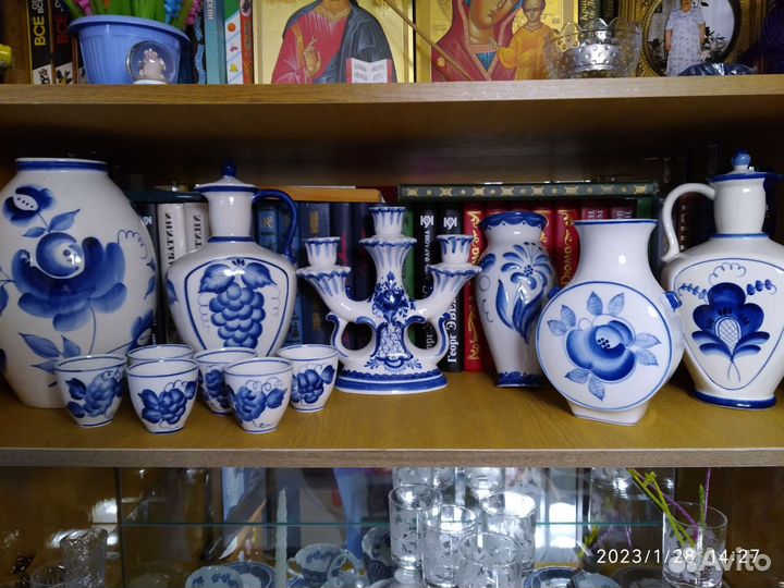 Гжель, вазы, кувшины, кашпо, сервиз