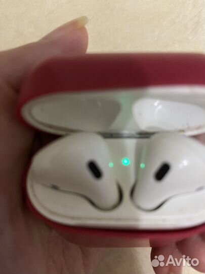 Airpods левый