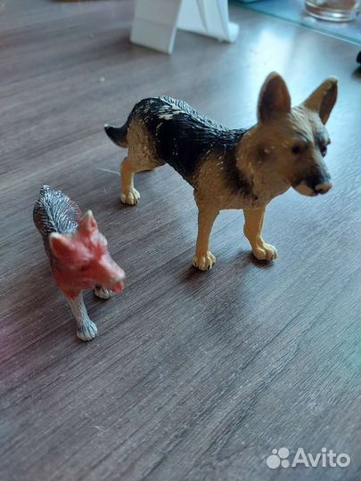 Фигурка собаки