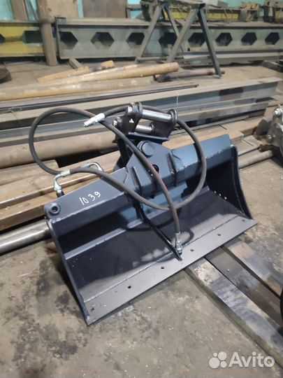 Планировочный поворотный ковш на экскаватор