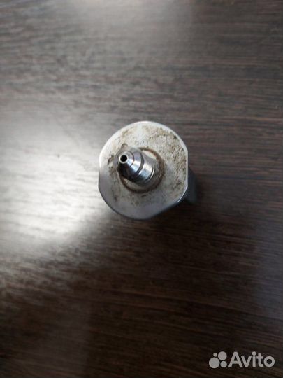 Датчик давления топлива Bmw 750Lix F02 N63 4.4I