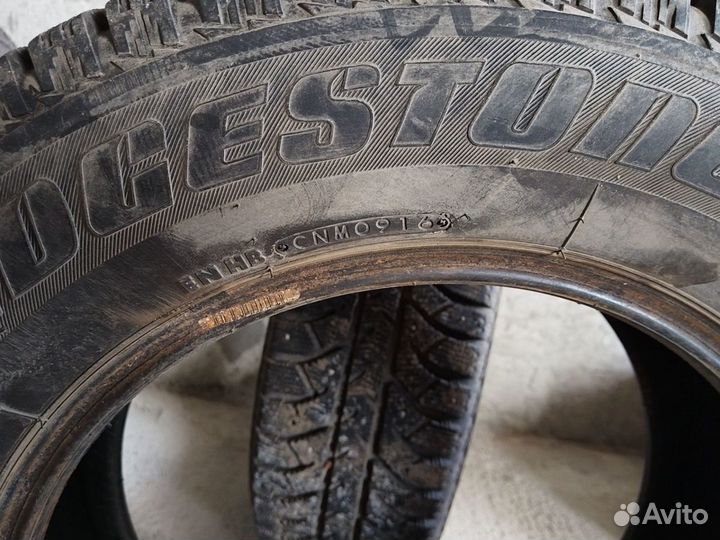 Bridgestone Ice Cruiser 7000 215/65 R16 98T