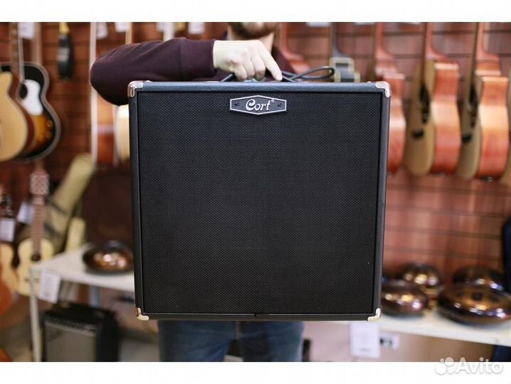 Cort CM150B-EU комбоусилитель басовый