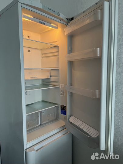 Холодильник indesit