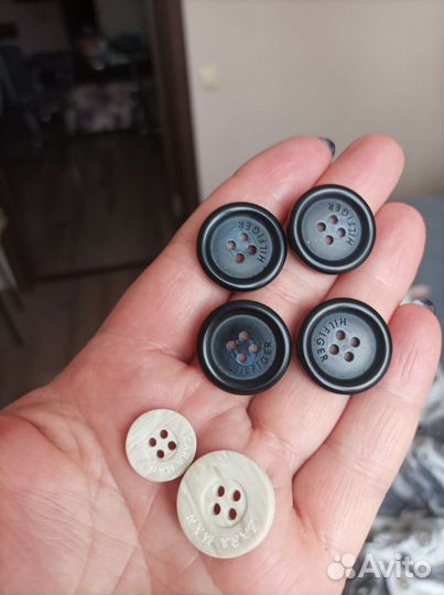 Пуговицы Tommy Hilfiger, Zara, Esprit