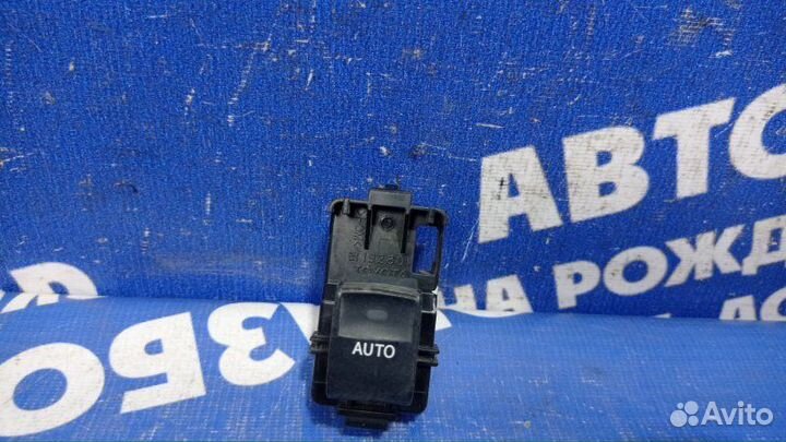 Кнопка стеклоподъемника Toyota Camry 40 седан