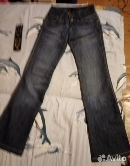 Джинсы