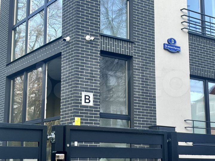 3-к. квартира, 99,2 м², 1/4 эт.